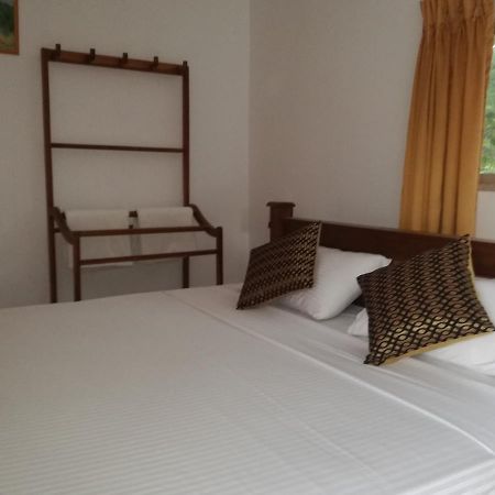 Deshani Holiday Inn Dambulla Esterno foto