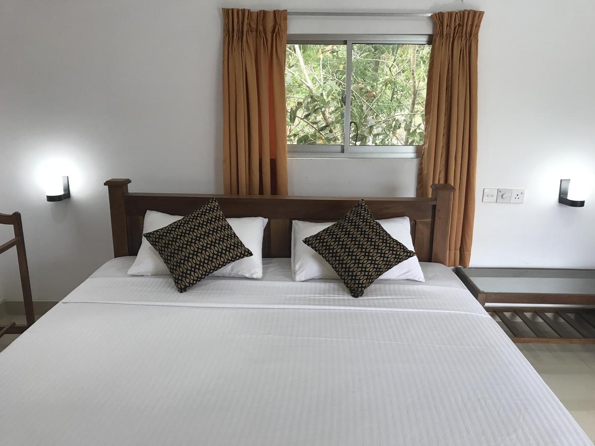 Deshani Holiday Inn Dambulla Esterno foto
