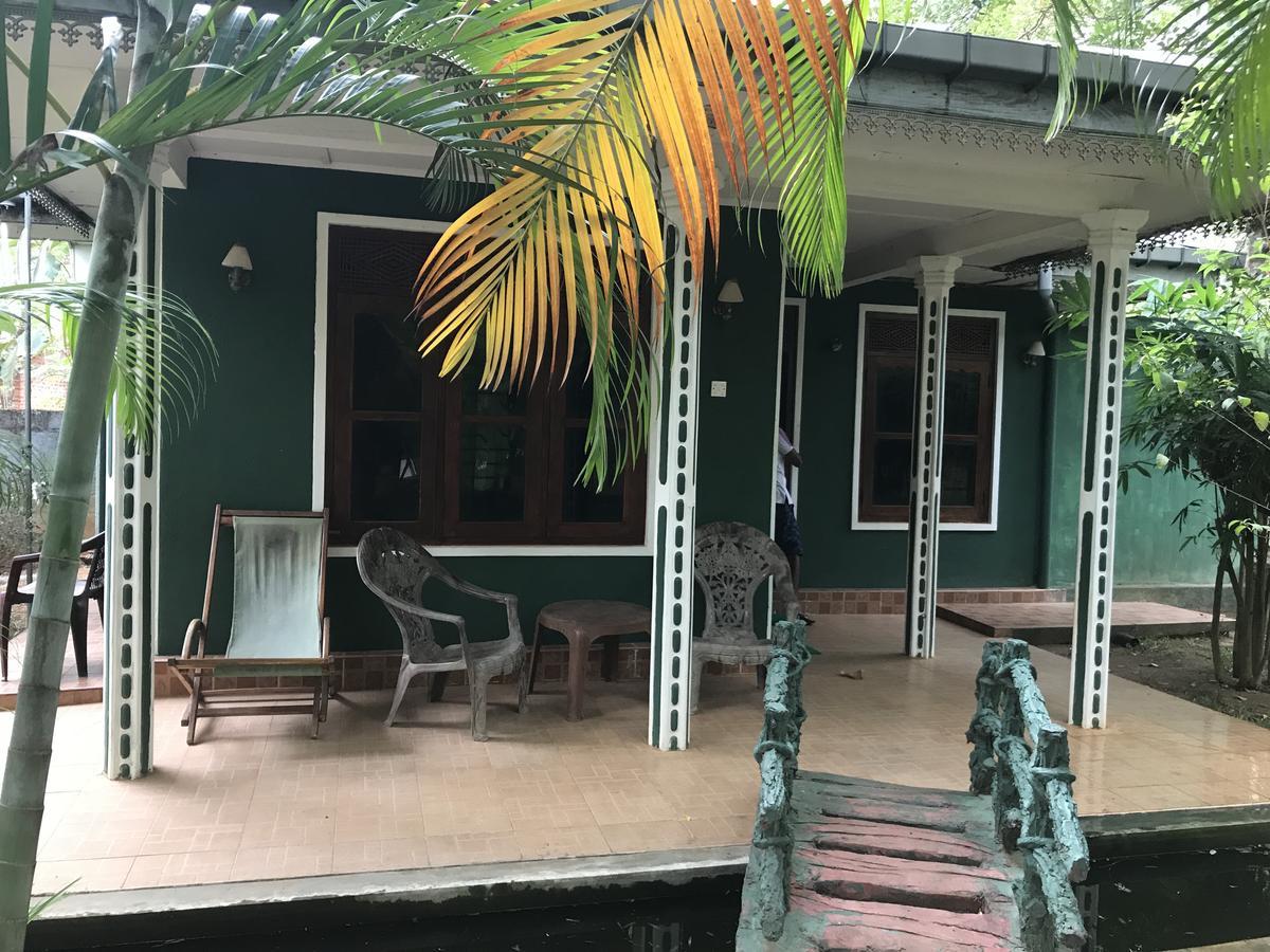 Deshani Holiday Inn Dambulla Esterno foto