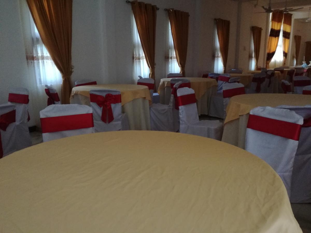 Deshani Holiday Inn Dambulla Esterno foto