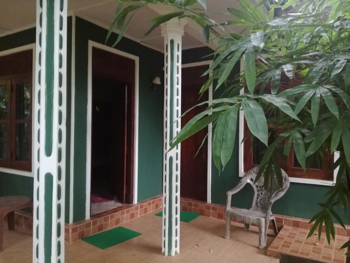 Deshani Holiday Inn Dambulla Esterno foto