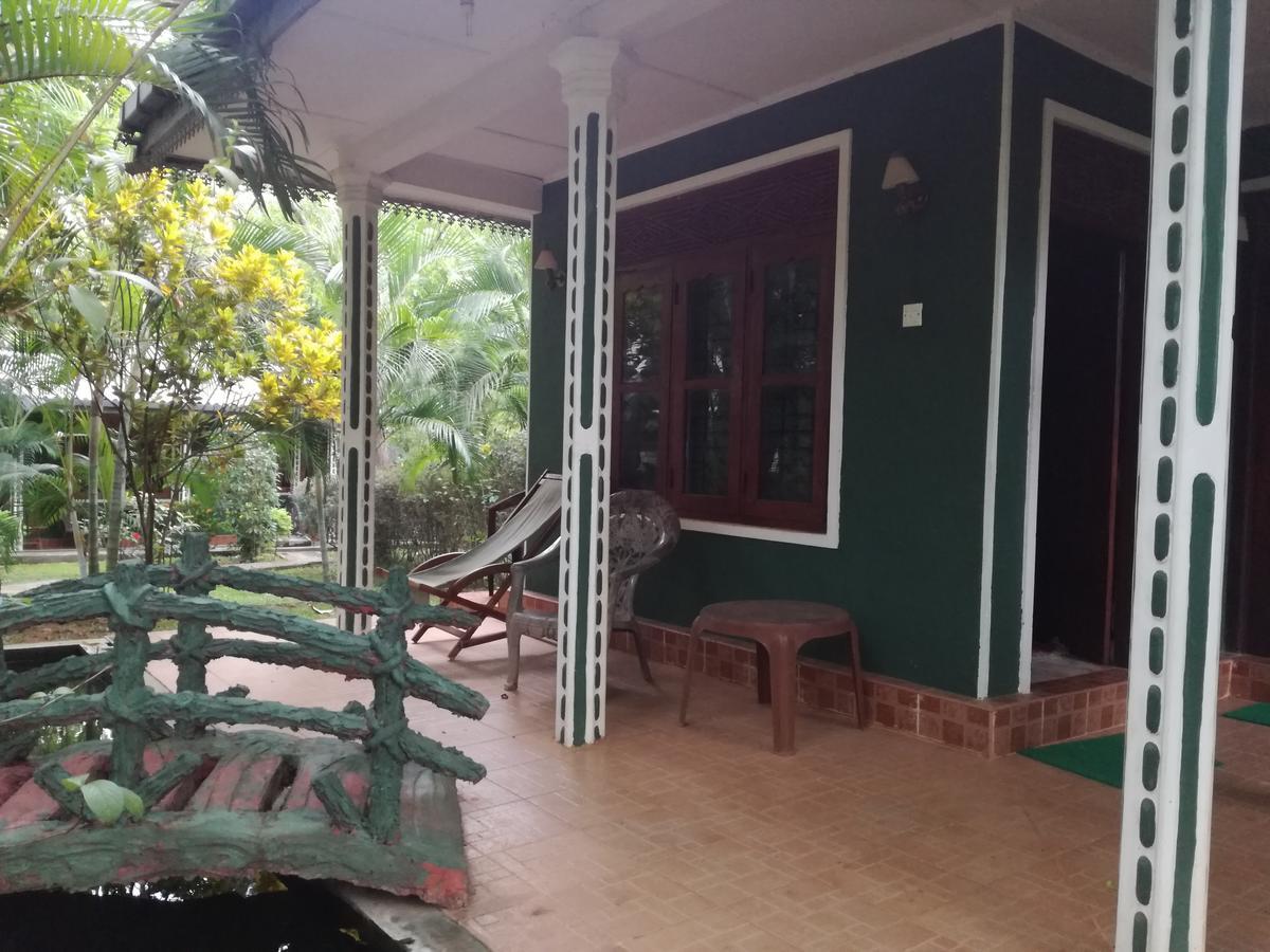 Deshani Holiday Inn Dambulla Esterno foto