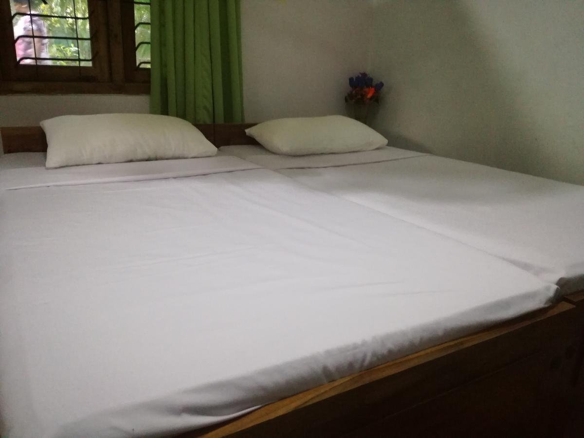 Deshani Holiday Inn Dambulla Esterno foto