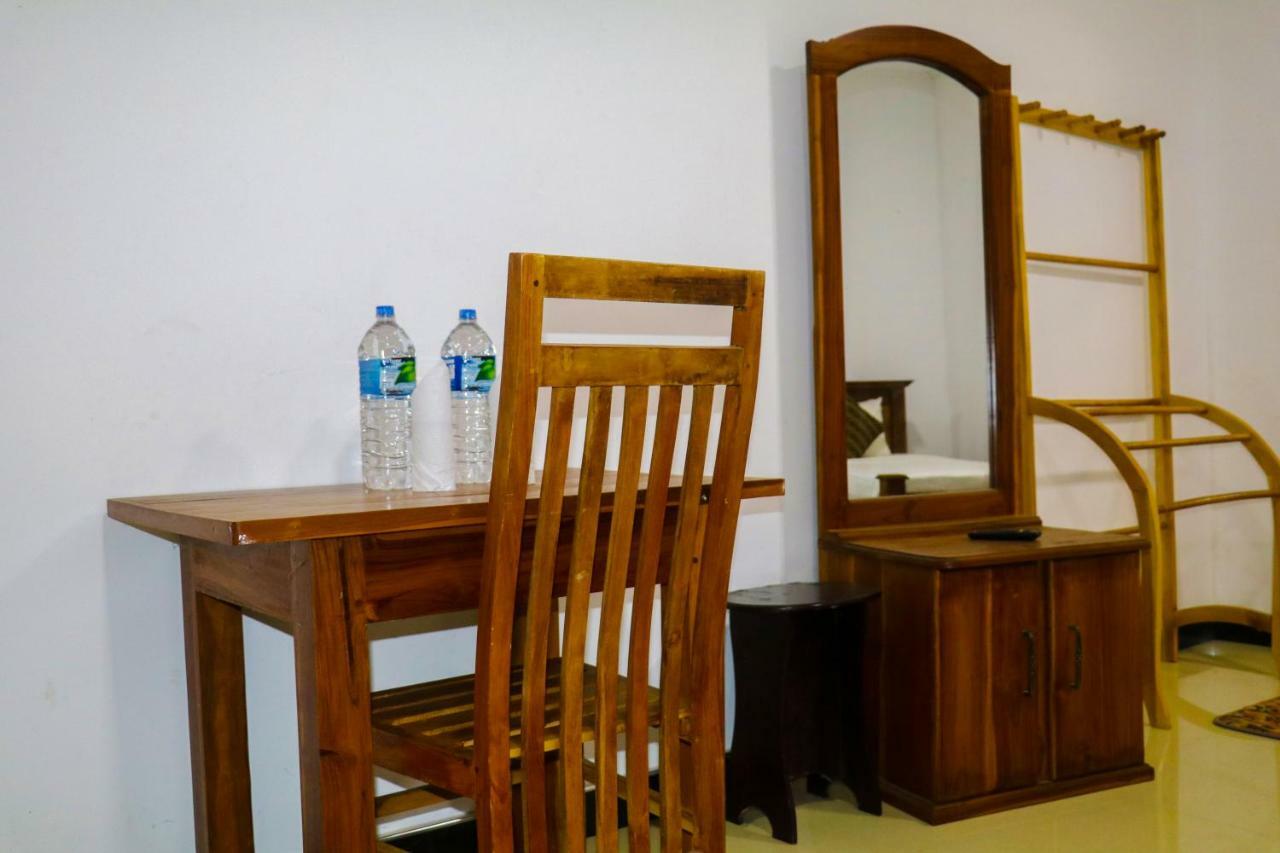 Deshani Holiday Inn Dambulla Esterno foto