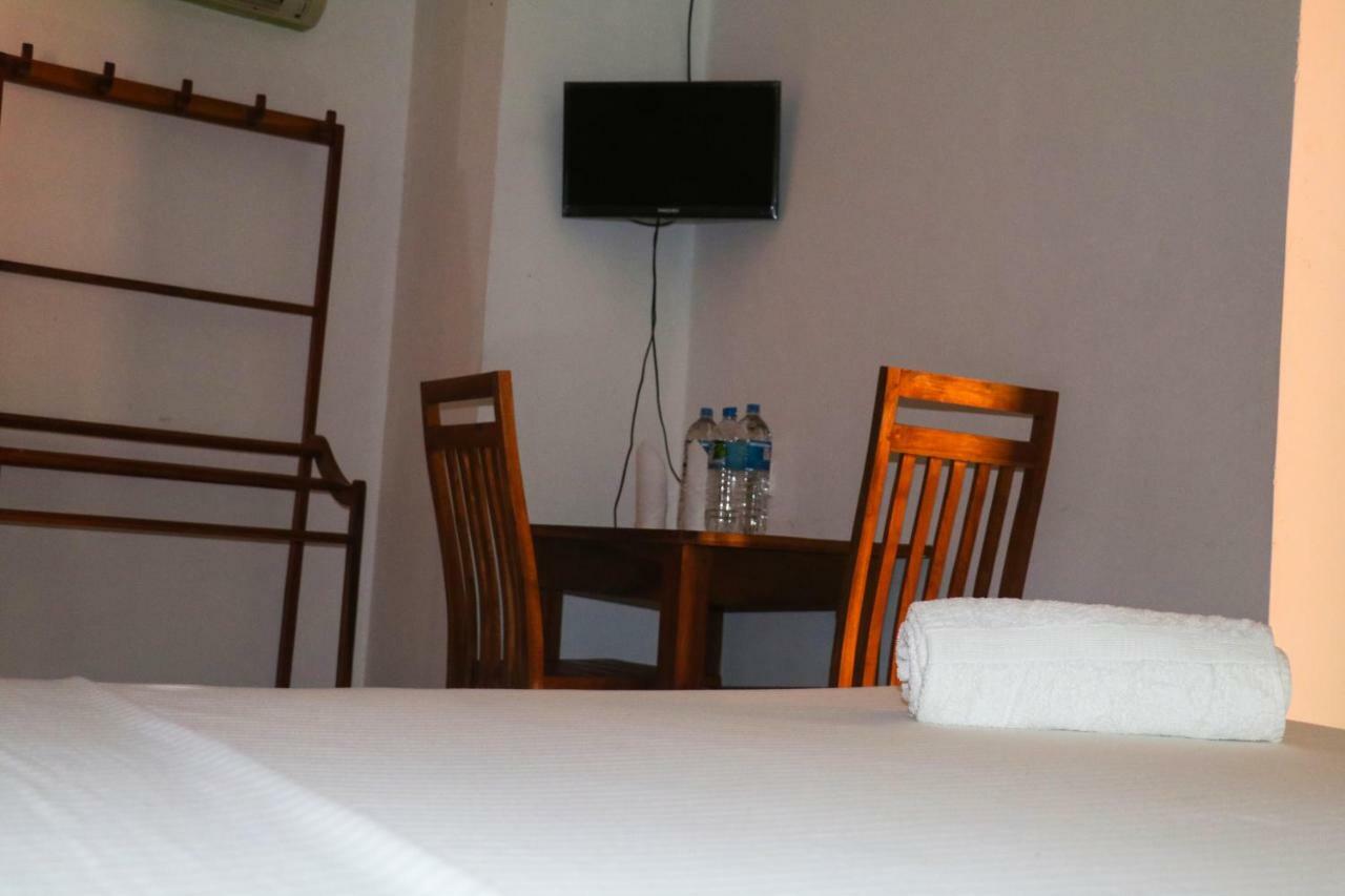 Deshani Holiday Inn Dambulla Esterno foto