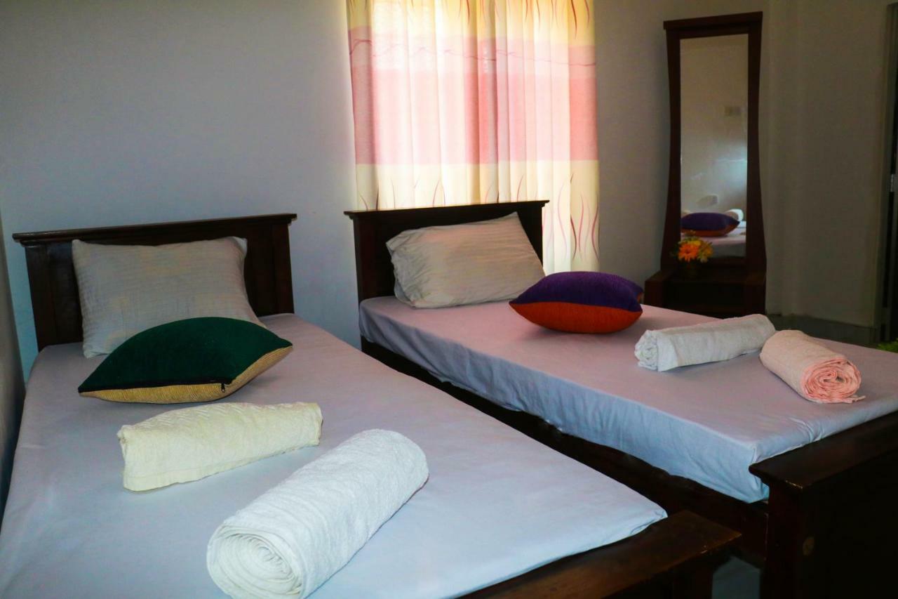 Deshani Holiday Inn Dambulla Esterno foto