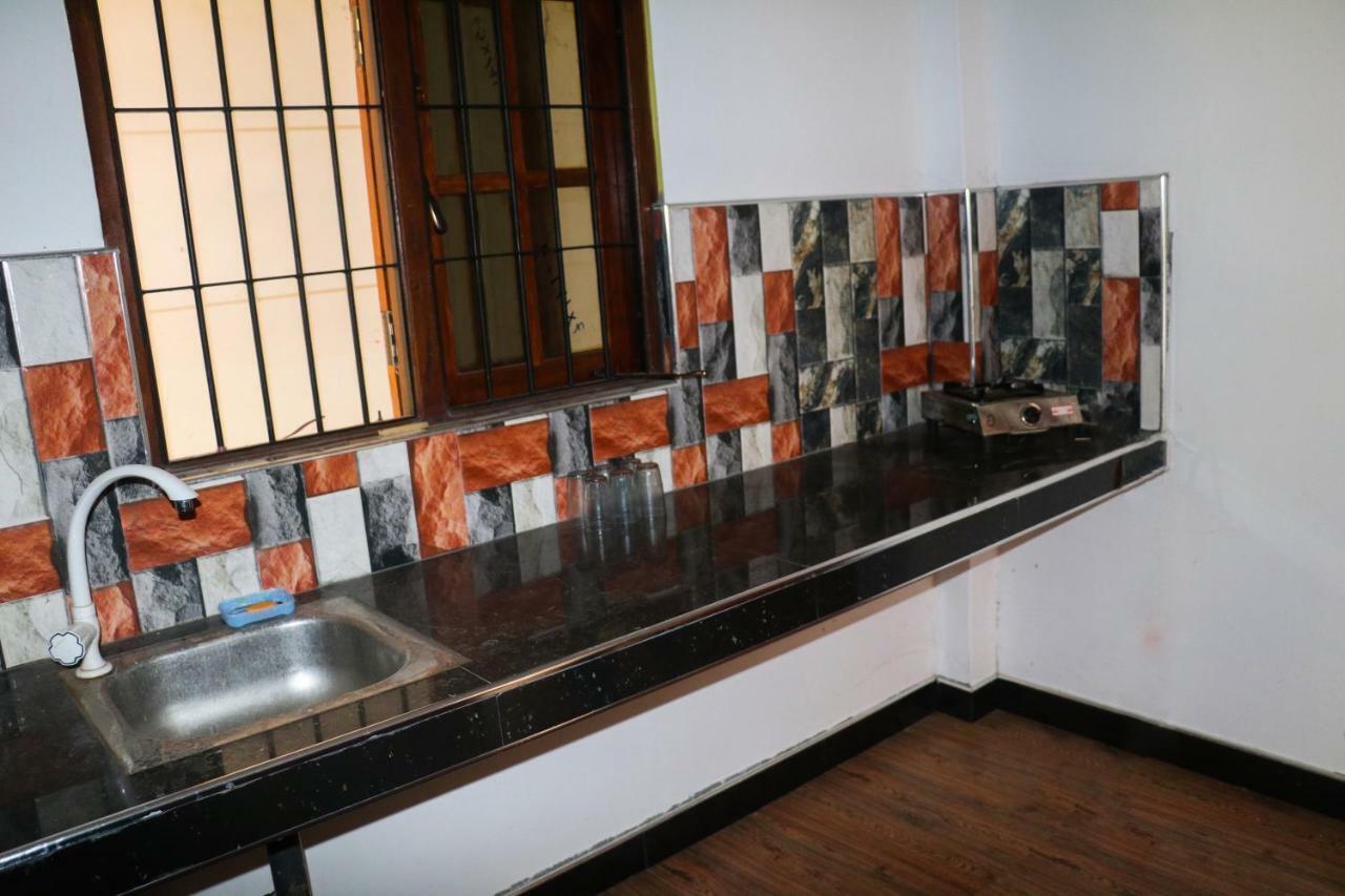 Deshani Holiday Inn Dambulla Esterno foto