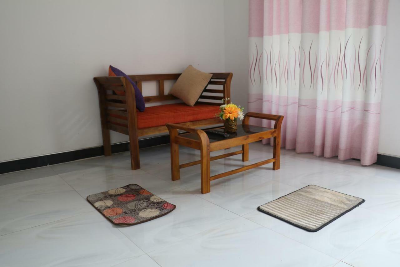 Deshani Holiday Inn Dambulla Esterno foto